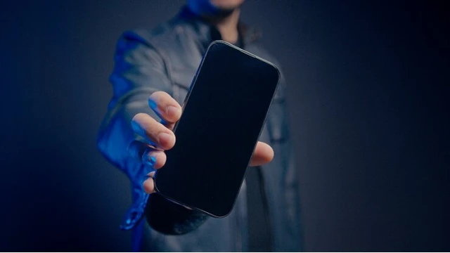 Leviosa Phone by Joao Miranda and Julio Montoro